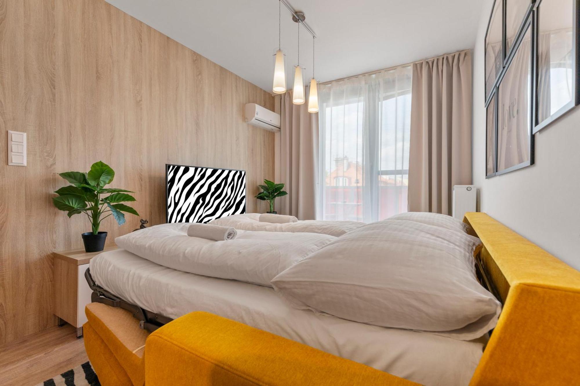 Lam Safari - Balcony - Ac - Free Parking Apartment Bratislava Exterior photo