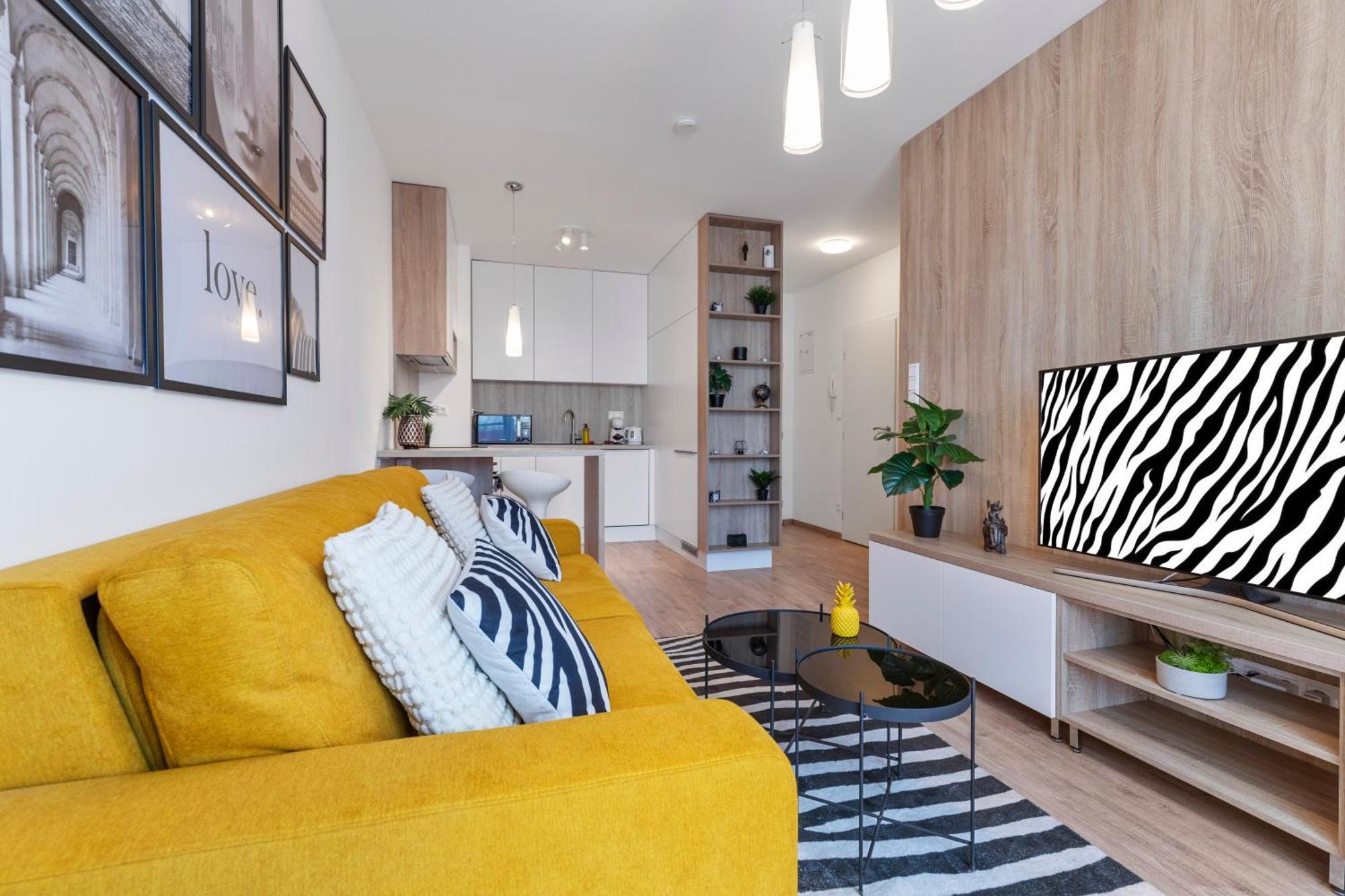 Lam Safari - Balcony - Ac - Free Parking Apartment Bratislava Exterior photo